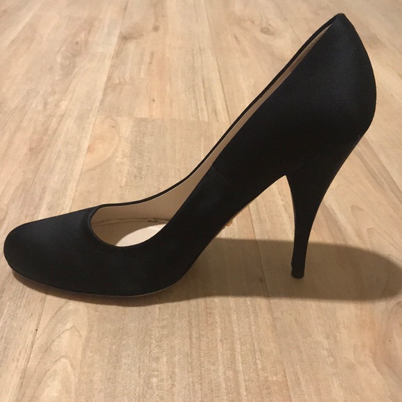 Prada black satin sumps - Picture 6 of 6